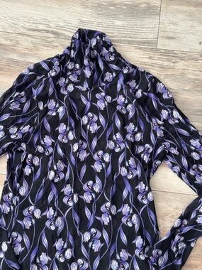 White House Black Market Sheer Mock neck Purple Iris Top Large Black and Purple